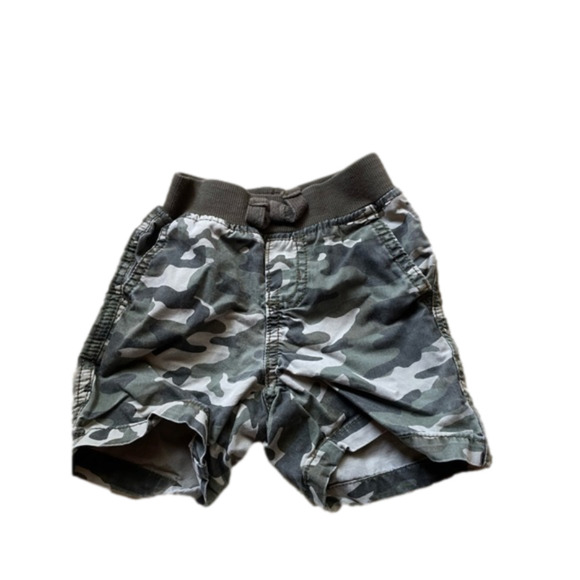 3/$20 Gymboree 6-12 month Camo shorts - Picture 1 of 3